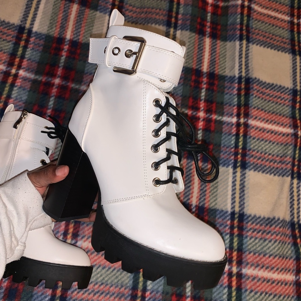 Combat boot w/ heel